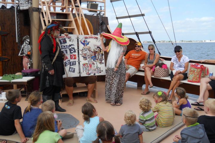 Kids enjoying the pirate cruise